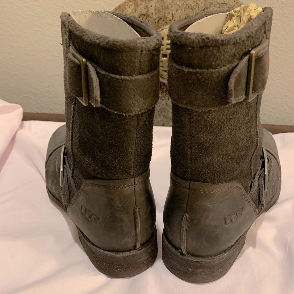 Ugg Boots for Men. Vintage Style. Gently worn. Size 7. EXCELLENT QUALITY.
